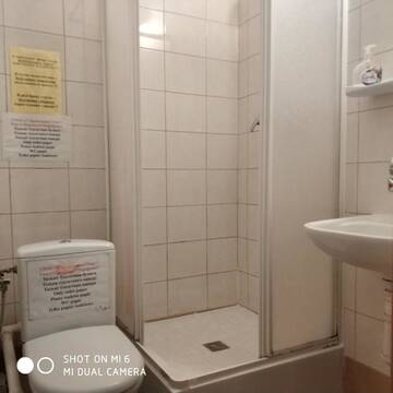 Фото номера Трехместный номер с собственной ванной комнатой Проживание в семье Pokoje Gościnne Sonia г. Тушин 2